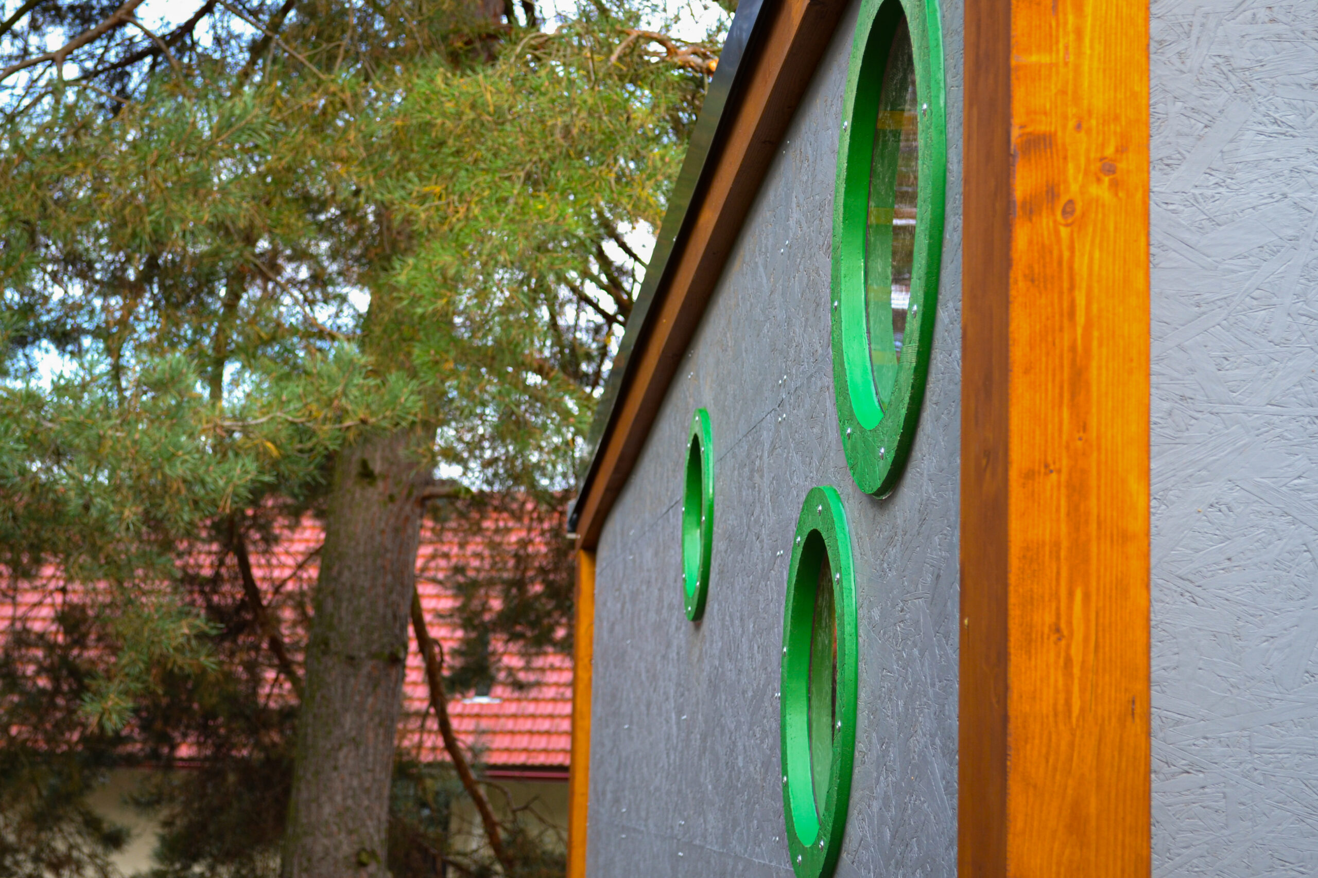 Detail na bok budovy